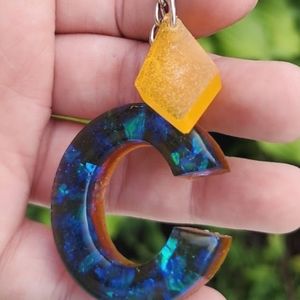 5/25$ 🌈 Resin Letter C Keychain
